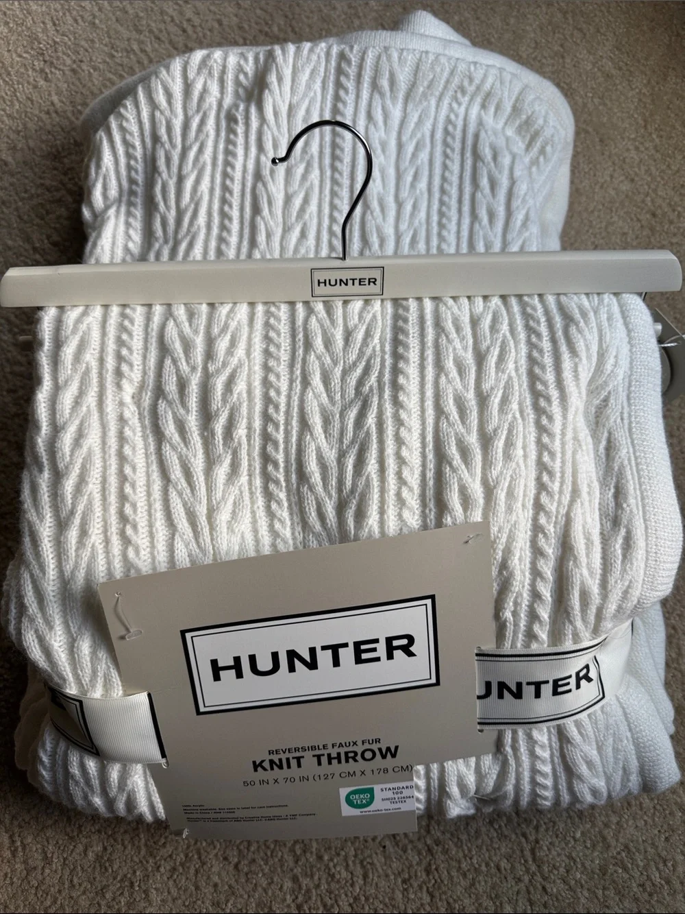 Hunter Reversible Faux Fur Cable Knit Throw 50“ x 70“